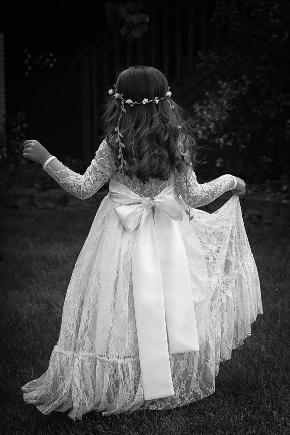 Faisata Lace Flower Girl Dress Long Sleeve Floor Lengh Lace Flower Girl Dress Custom Made First Commuion Dress